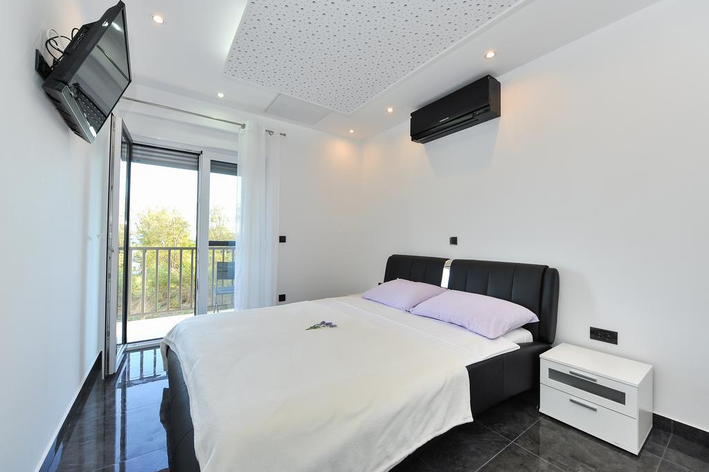 Villa Lily Privlaka  Extérieur photo