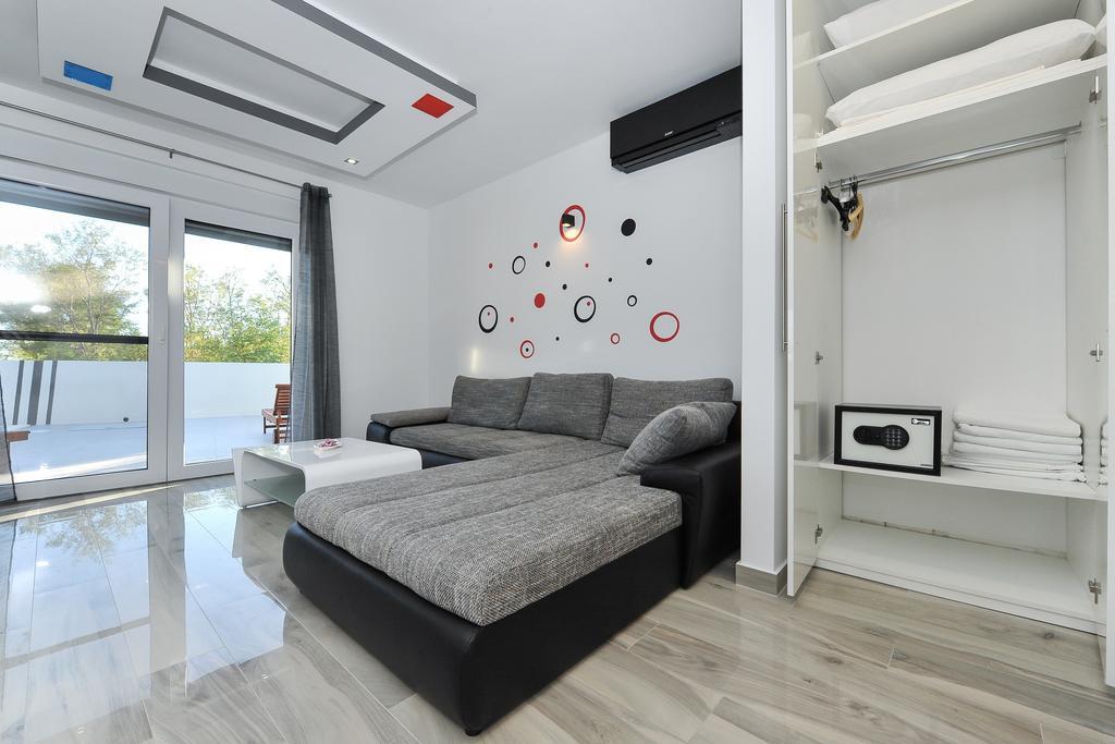 Villa Lily Privlaka  Extérieur photo