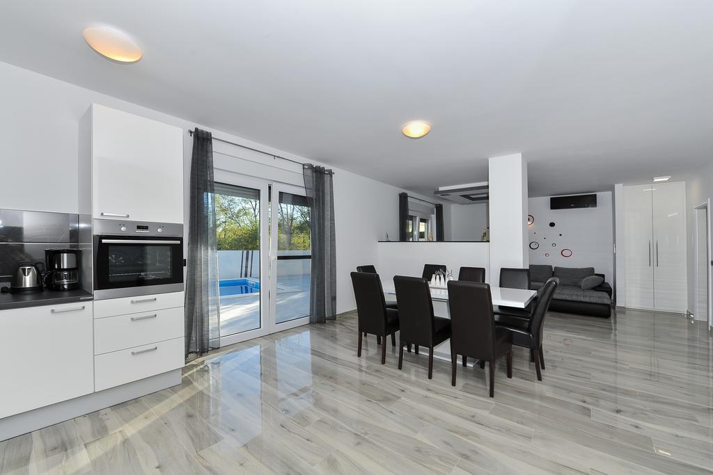 Villa Lily Privlaka  Extérieur photo